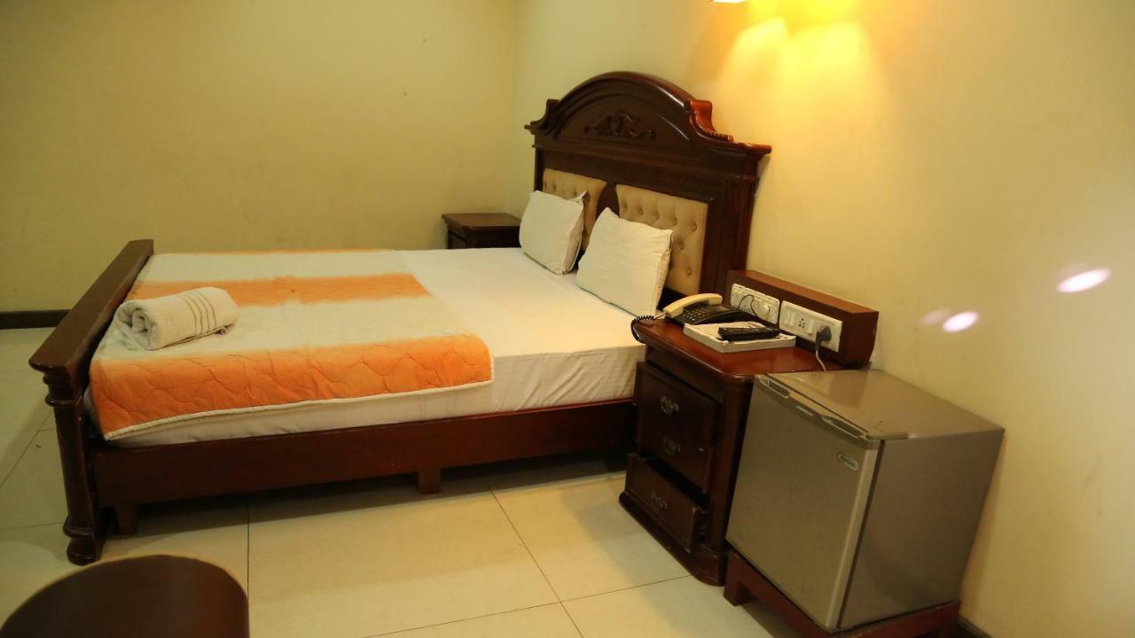 Hotel Sriannamalaiyar Residency Vellore Esterno foto
